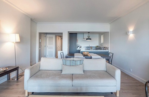Cascais Apartamento | Apartamento 'Cascais Bay Terrace II' con vistas al mar y Wi-Fi