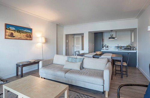 Cascais Apartamento | Apartamento 'Cascais Bay Terrace II' con vistas al mar y Wi-Fi