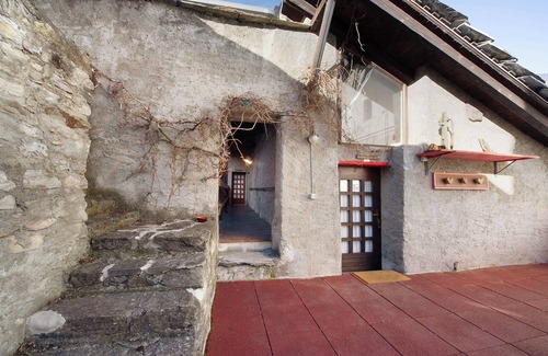 Saint Maurice Apartamento | Apartamento 'Cascina Des Religieuses - Tilleul' con vistas a la montaña, terraza privada y Wi-Fi