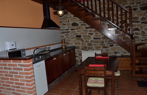 Bueres Apartamento | Apartment 'Castaño' with Private Terrace and Wi-Fi