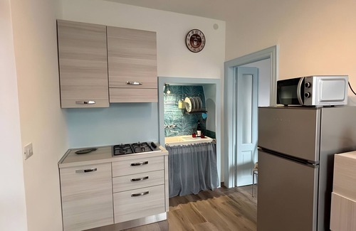 Bellano Apartamento | Apartamento "Castagno 1" con vistas al lago, jardín privado y aire acondicionado