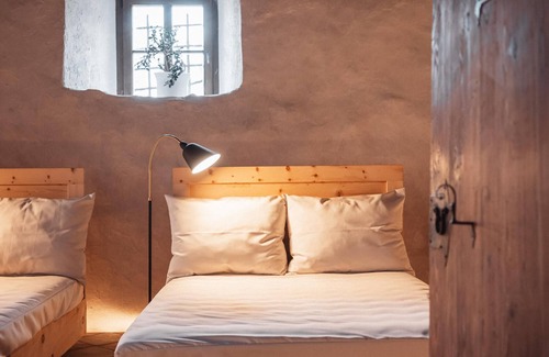 San Lorenzo di Sebato Casa | Alojamiento y desayuno Castel Maurn Suite Dürer con vistas a la montaña, piscina compartida y Wi-Fi