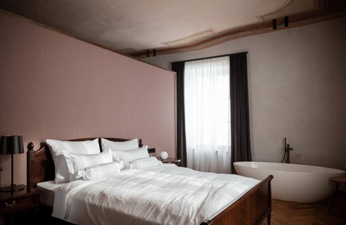 San Lorenzo di Sebato Casa | Alojamiento y desayuno Castel Maurn Suite Dürer con vistas a la montaña, piscina compartida y Wi-Fi