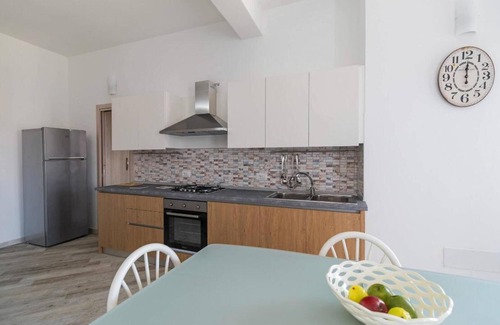 Dorgali Apartamento | Apartamento Castula con vista a la montaña, balcón, aire acondicionado y Wi-Fi