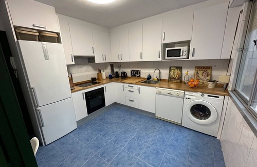 La Corredoria y Ventanielles Apartamento | Apartamento 'Centro De Oviedo' con balcón y Wi-Fi
