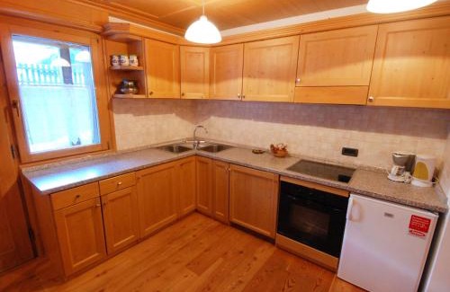 Penia Apartamento | Apartment Cesa Galadriel-2 by Interhome