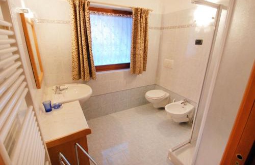 Penia Apartamento | Apartment Cesa Galadriel-2 by Interhome