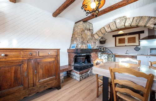 Albiez-le-Vieux Apartamento | Apartamento 'Chalet -Les Aiguilles- Rdc' con vistas a la montaña, terraza y jardín