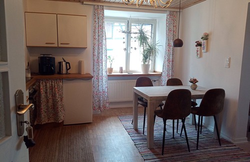 Lommersdorf Apartamento | Apartment 'Child-Friendly at the Village Shop' with Private Terrace and Wi-Fi