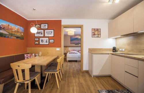 Mareo Apartamento | Apartamento 'Ciasa Rungg App Pares' con vistas a la montaña, jardín y Wi-Fi