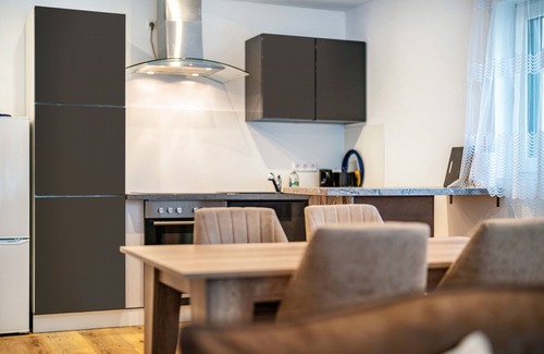 Bad Duerrheim Apartamento | Apartamento 'City Villa Bad Dürrheim - Dúplex' con balcón y Wi-Fi