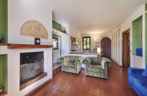 Lierna Apartamento | Apartamento 'Claudias Flat' con piscina compartida, balcón y Wi-Fi