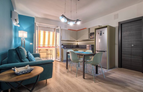 La Pietraia Apartamento | Apartamento 'Clhome Eleganza E Comfort Al Mare' con balcón y aire acondicionado