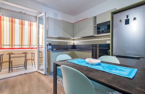 La Pietraia Apartamento | Apartamento 'Clhome Eleganza E Comfort Al Mare' con balcón y aire acondicionado