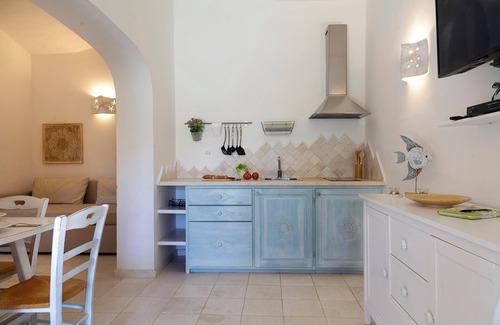 La Conia Apartamento | Apartamento cerca de la playa con vistas al mar, terraza y jardín