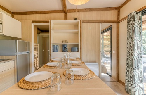 Vaulnaveys-le-Bas Alquiler De RV | Apartamento 'Columbia 43H' con vistas a la montaña, Wi-Fi y aire acondicionado