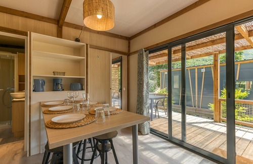 Vaulnaveys-le-Bas Alquiler De RV | Apartamento 'Columbia 43H' con vistas a la montaña, Wi-Fi y aire acondicionado