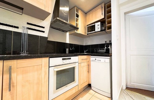 8th Arrondissement Apartamento | Apartment Colisée, next to Avenue Champs Elysées