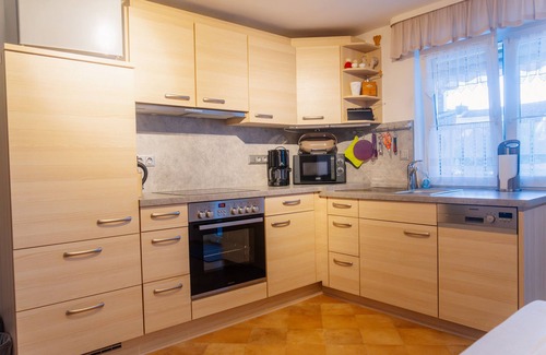 Collenberg Apartamento | Apartamento 'Collenberger Ferienwohnung Schäfer' con terraza privada, jardín privado y Wi-Fi