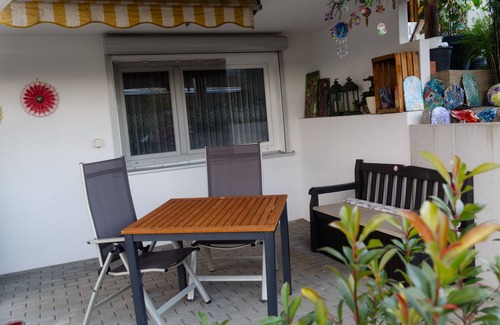 Collenberg Apartamento | Apartamento 'Collenberger Ferienwohnung Schäfer' con terraza privada, jardín privado y Wi-Fi