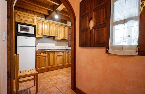 Llenin Apartamento | Apartamento 'Comeya' con vistas a la montaña, terraza privada y Wi-Fi