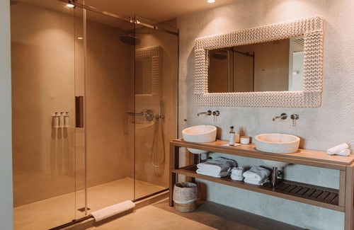 Agios Stefanos Casa | Apartamento 'Comfort Room' con vistas al mar, Wi-Fi y aire acondicionado