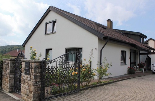 Bleichstetten Apartamento | Apartamento 'Cosima' con terraza compartida, jardín compartido y Wi-Fi