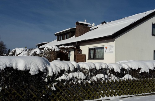 Bleichstetten Apartamento | Apartamento 'Cosima' con terraza compartida, jardín compartido y Wi-Fi