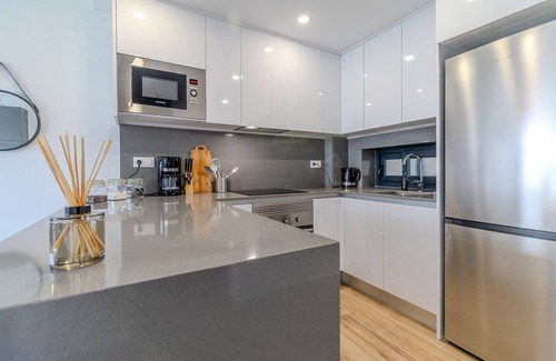 Orihuela Costa Apartamento | Apartamento 'Costa' con piscina compartida, Wi-Fi y aire acondicionado