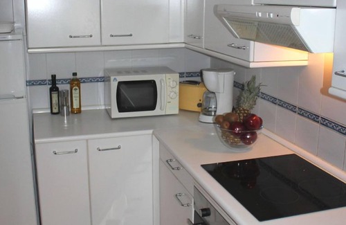 Urbanizacion Costabella Apartamento | Apartamento Costabella / Marbella, vista al mar, piscina, cerca de la playa / WiFi