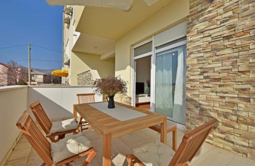 Klenovica Apartamento | Apartment Cvit 2 by Interhome