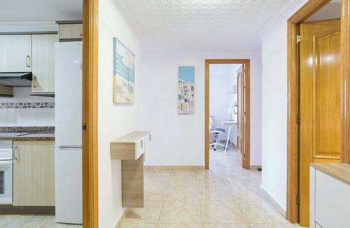 Daimuz Apartamento | Apartamento 'Daimuz Holidays' con vistas al mar, balcón y Wi-Fi
