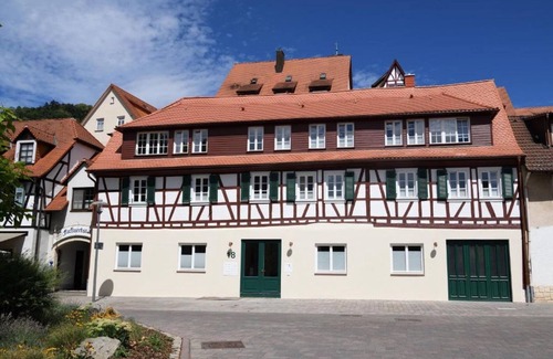 Heppenheim Apartamento | Apartamento 'Das Schiefe Haus Whg Bergstrasse' con balcón y Wi-Fi