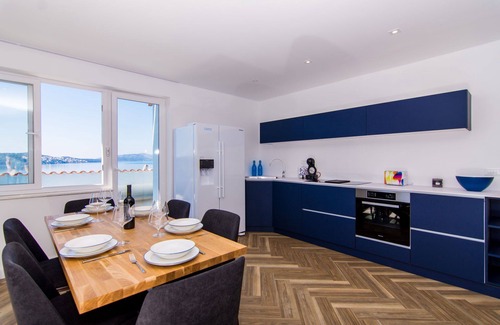 Trogir Apartamento | Apartment Deep Blue with Pool