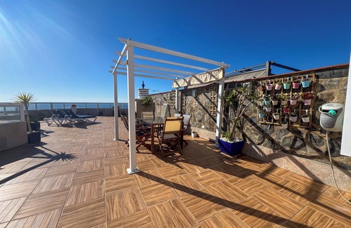 Torrox Costa Apartamento | Apartamento 'Del Sur' con vistas al mar, Wi-Fi y aire acondicionado