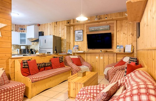 La Bresse Apartamento | Apartamento 'Des Sapins' con vistas a la montaña, terraza privada y Wi-Fi