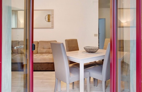 Grosio Apartamento | Apartamento "Dietro l'angolo" con vistas a la montaña, terraza y Wi-Fi