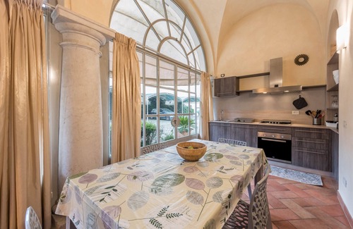 Lonato del Garda Apartamento | Apartamento 'Dimora Cerutti 1755' con jardín privado, Wi-Fi y aire acondicionado