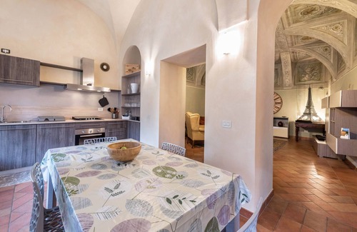 Lonato del Garda Apartamento | Apartamento 'Dimora Cerutti 1755' con jardín privado, Wi-Fi y aire acondicionado