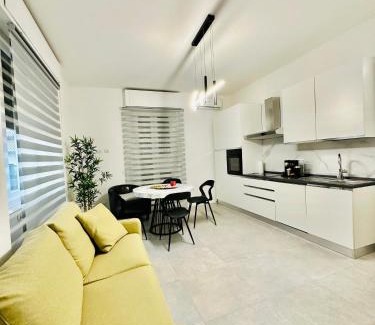 Albate Apartamento | Apartment Dolce Vita- 2 Free Parking- Self check-in