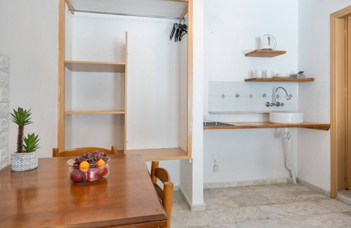 Kalymnos Town Apartamento | Apartamento 'Double Room No 5' con vistas a la montaña, Wi-Fi y aire acondicionado