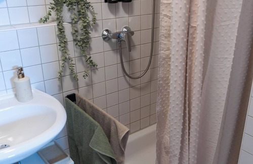 Laubegast Apartamento | Apartment Dresden - close to the Elbe - well connected - WiFi - TV - free parking