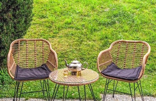 Saint-Pierre-de-Clages Apartamento | Apartment Eden Roc 53 by Interhome