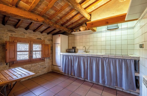 Conesa Apartamento | Apartamento 'El Clos 3' con vistas a la montaña, terraza privada y Wi-Fi