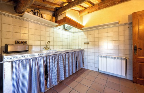 Conesa Apartamento | Apartamento 'El Clos 3' con vistas a la montaña, terraza privada y Wi-Fi