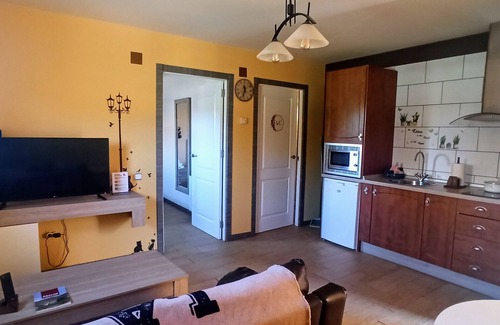 Abalos Apartamento | Apartamento 'El Guardaviñas Periquita' con vistas a la montaña, terraza compartida y Wi-Fi