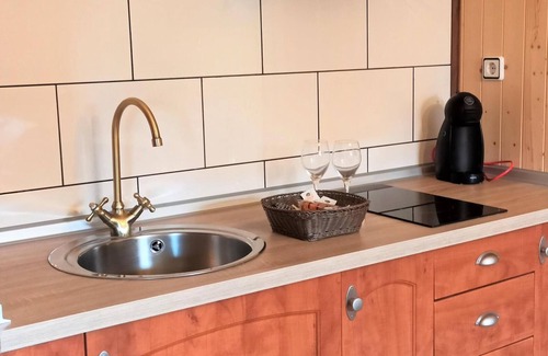 Abalos Apartamento | Apartamento 'El Guardaviñas Periquita' con vistas a la montaña, terraza compartida y Wi-Fi