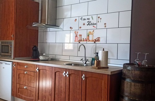 Abalos Apartamento | Apartamento 'El Guardaviñas Gallocanta' con vistas a la montaña, terraza compartida y Wi-Fi