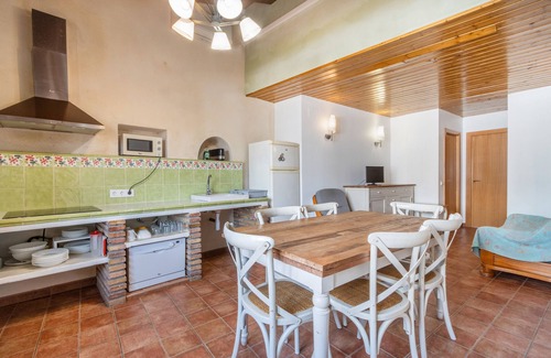 Bellestar Apartamento | Apartamento 'El Pedregal' con vistas a la montaña, Wi-Fi y aire acondicionado
