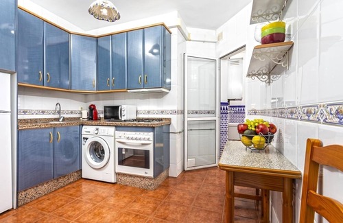 Nerja City Centre Apartamento | Apartamento 'El Rincón de Lola en Nerja' con Terraza y Wi-Fi